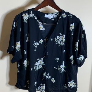 ELODIE v-neck button-front black flower print loose fit short sleeve blouse sz L